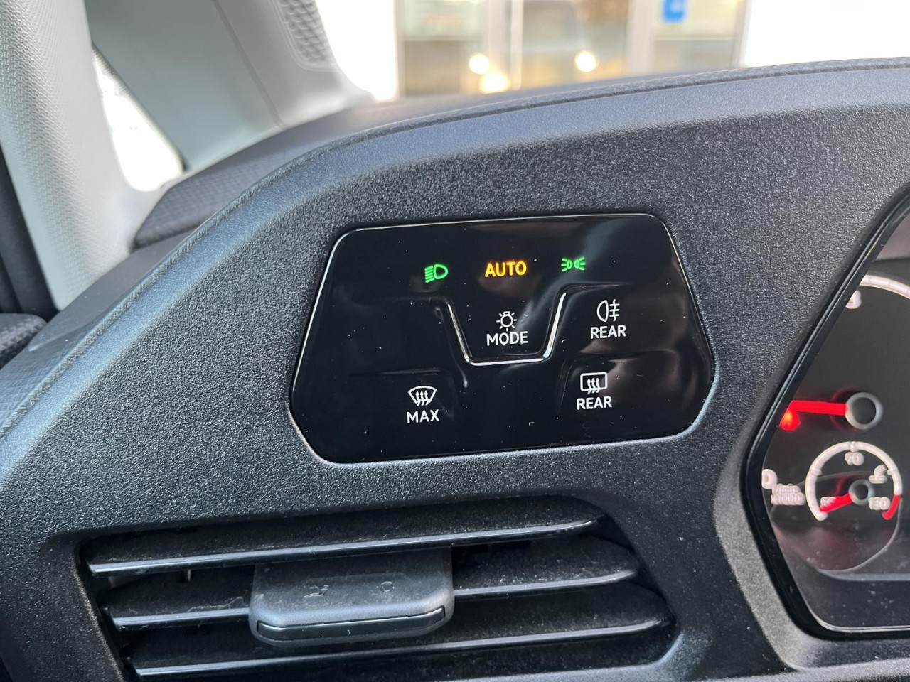 Caddy 2,0 TDI DSG (Navi+PDC+AHK) Klima