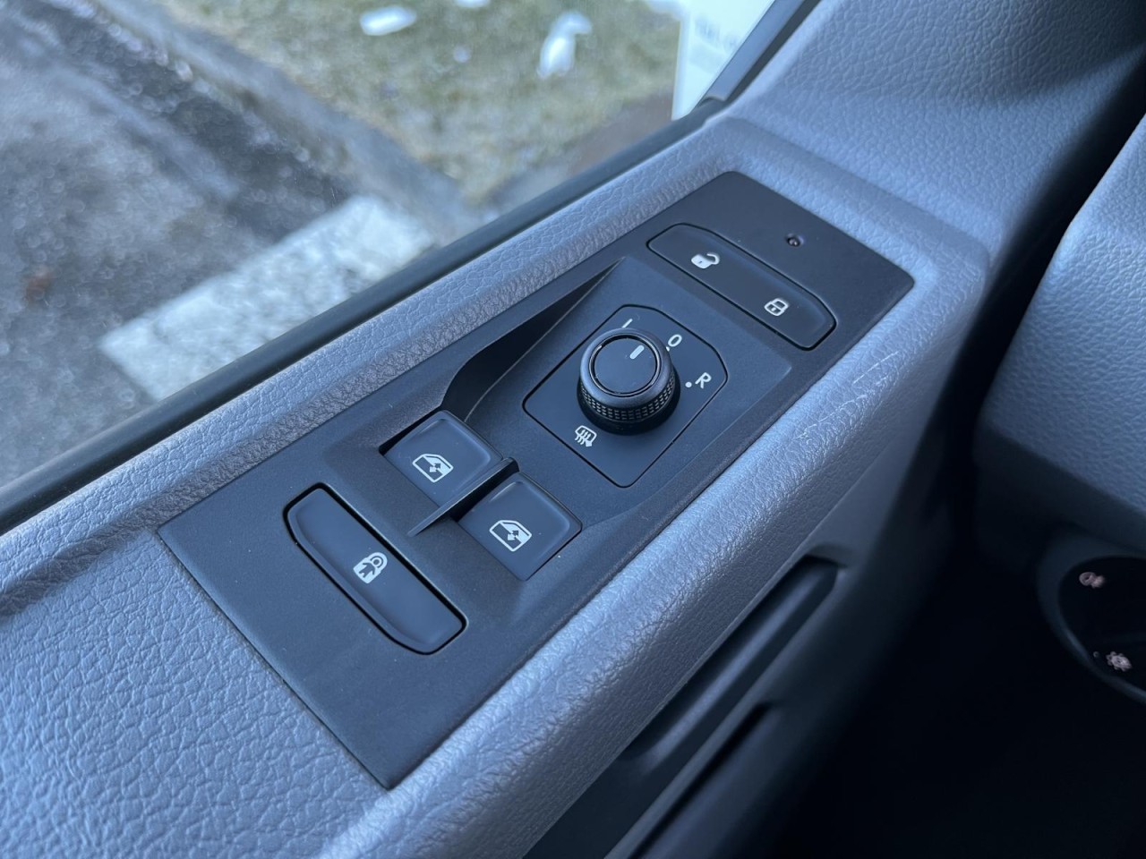 Caravelle T6.1 Comfortline 2,0 TDI (9Sitzer+AHK+Navi)