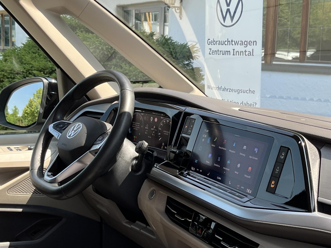 Multivan T7 2,0 TDI DSG Life LÜ (IQLight+AHK+Standhzg.)
