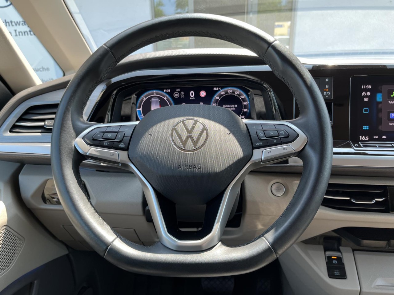Multivan T7 2,0 TDI DSG Life LÜ (IQLight+AHK+Standhzg.)