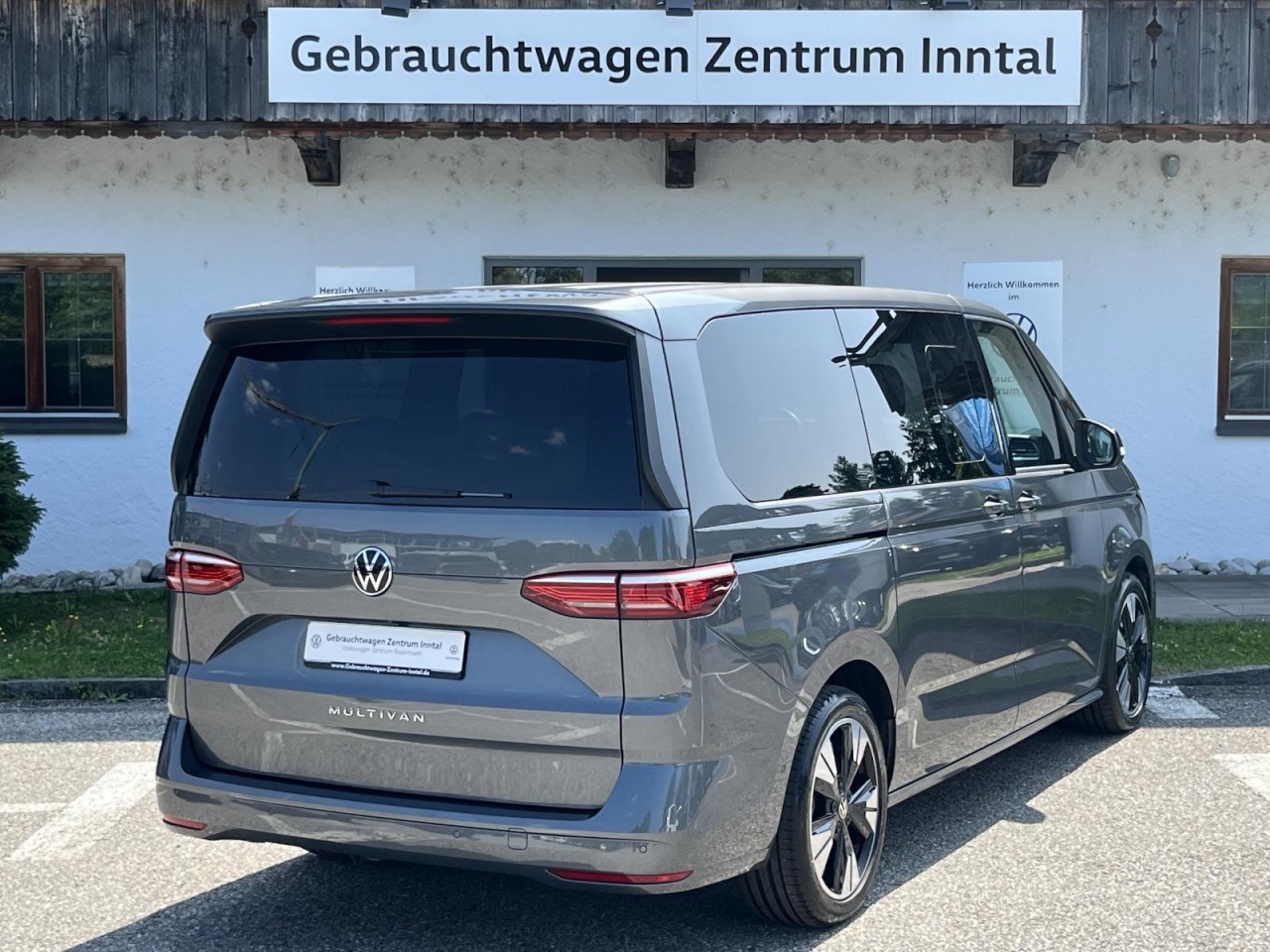 Multivan T7 2,0 TDI DSG Life LÜ (IQLight+AHK+Standhzg.)