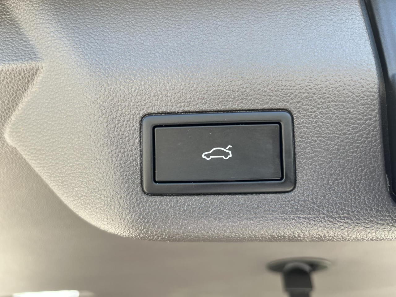 Multivan T7 2,0 TDI DSG Life LÜ (IQLight+AHK+Standhzg.)