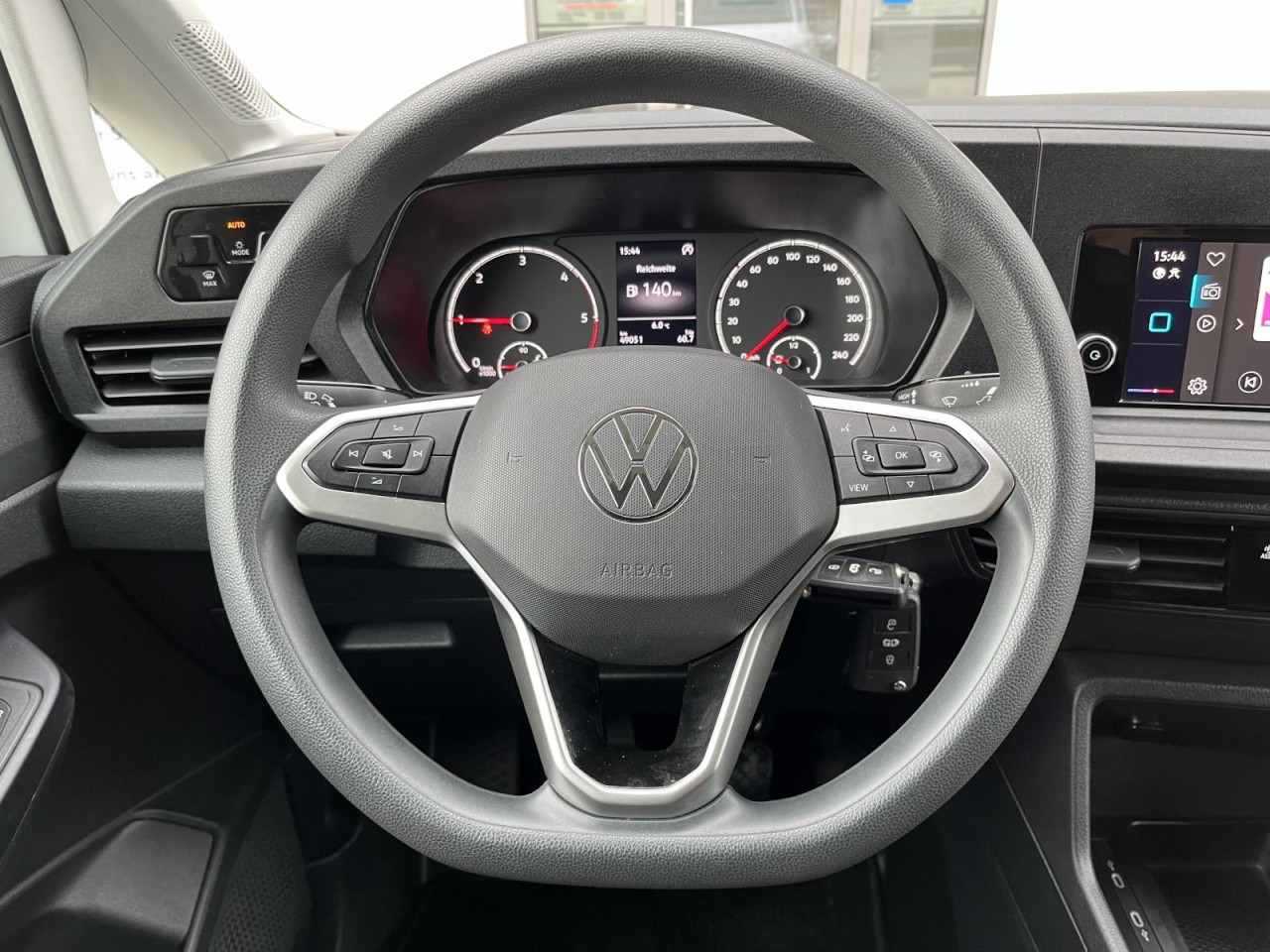 Caddy Maxi Commerce Cargo 2,0 TDI (AHK+Klima+Sortimo-Regal)