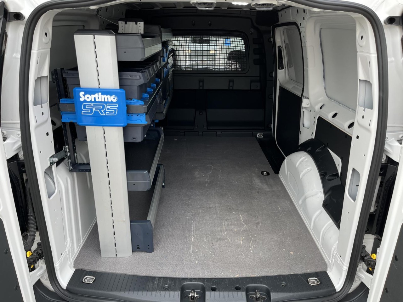 Caddy Maxi Commerce Cargo 2,0 TDI (AHK+Klima+Sortimo-Regal)