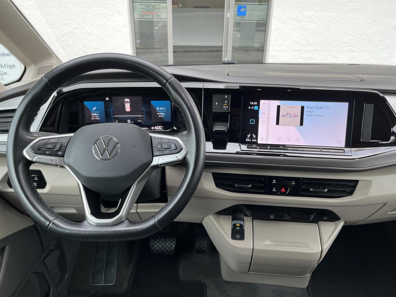 Multivan T7 2,0 TDI DSG KÜ (LED+Navi+RearView)