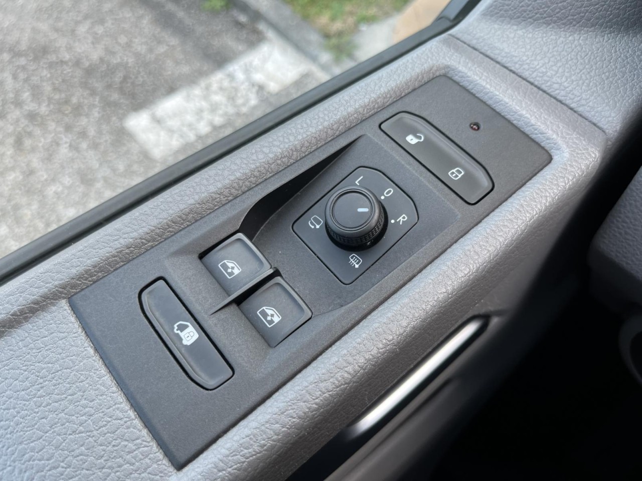 Transporter T6.1 Kasten LR 2,0 TDI DSG (Klima+LED+Navi+RearView)