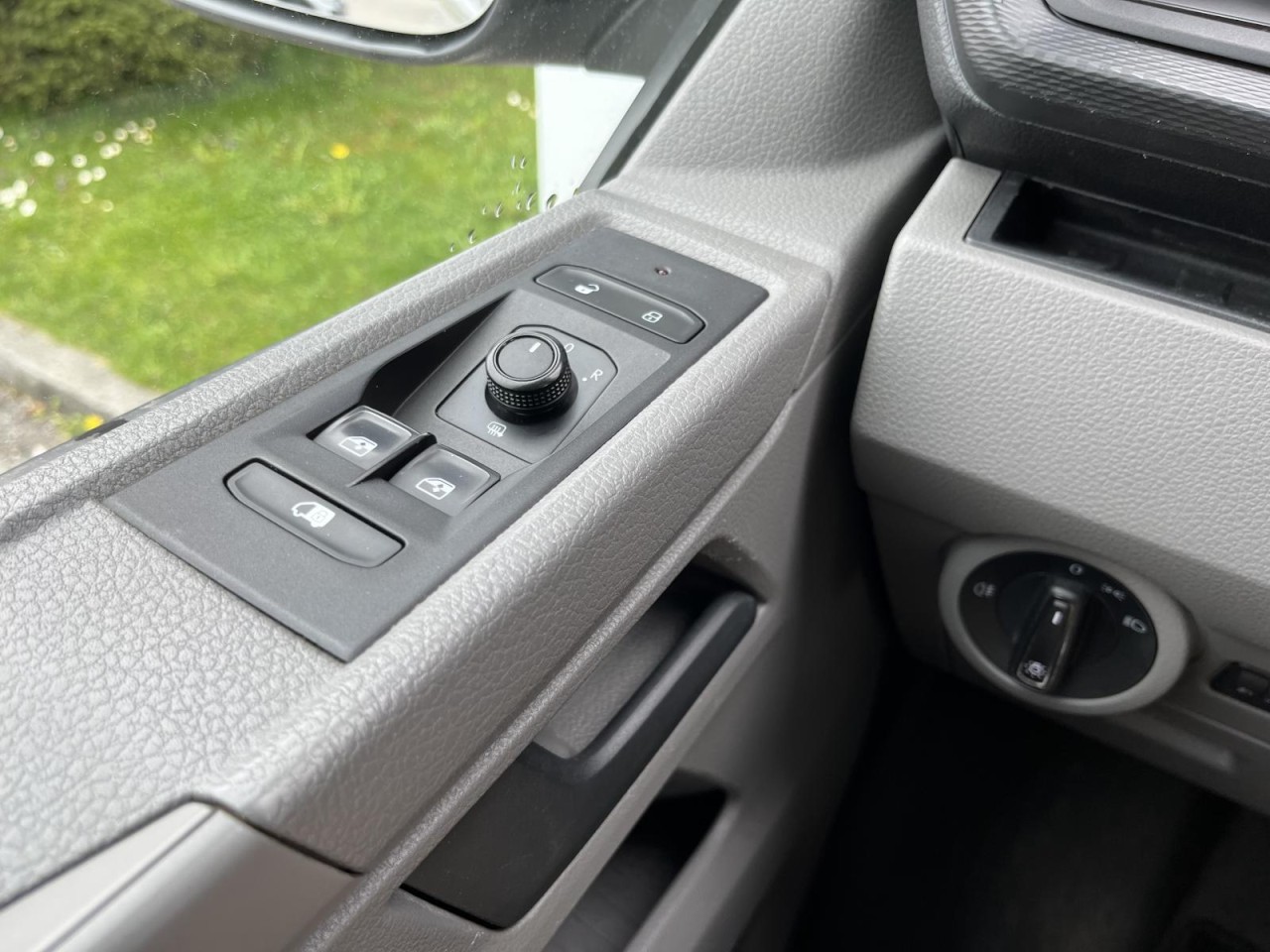 Transporter Kasten T6.1 LR 2,0 TDI DSG (AHK+Klima)
