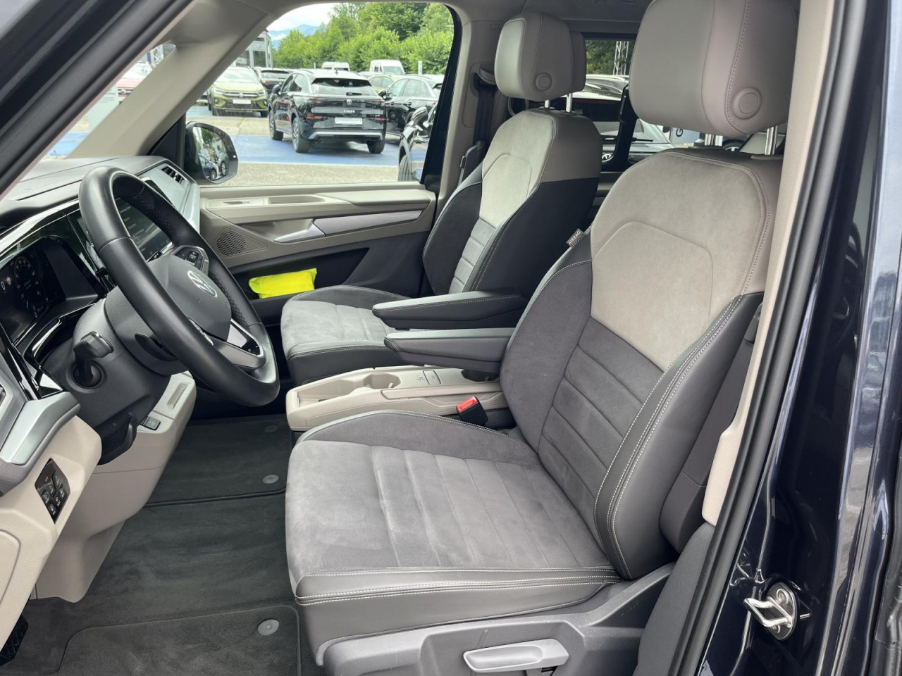 Multivan T7 2,0 TDI DSG Life KÜ (IQ.Light+AHK+Standhzg.)