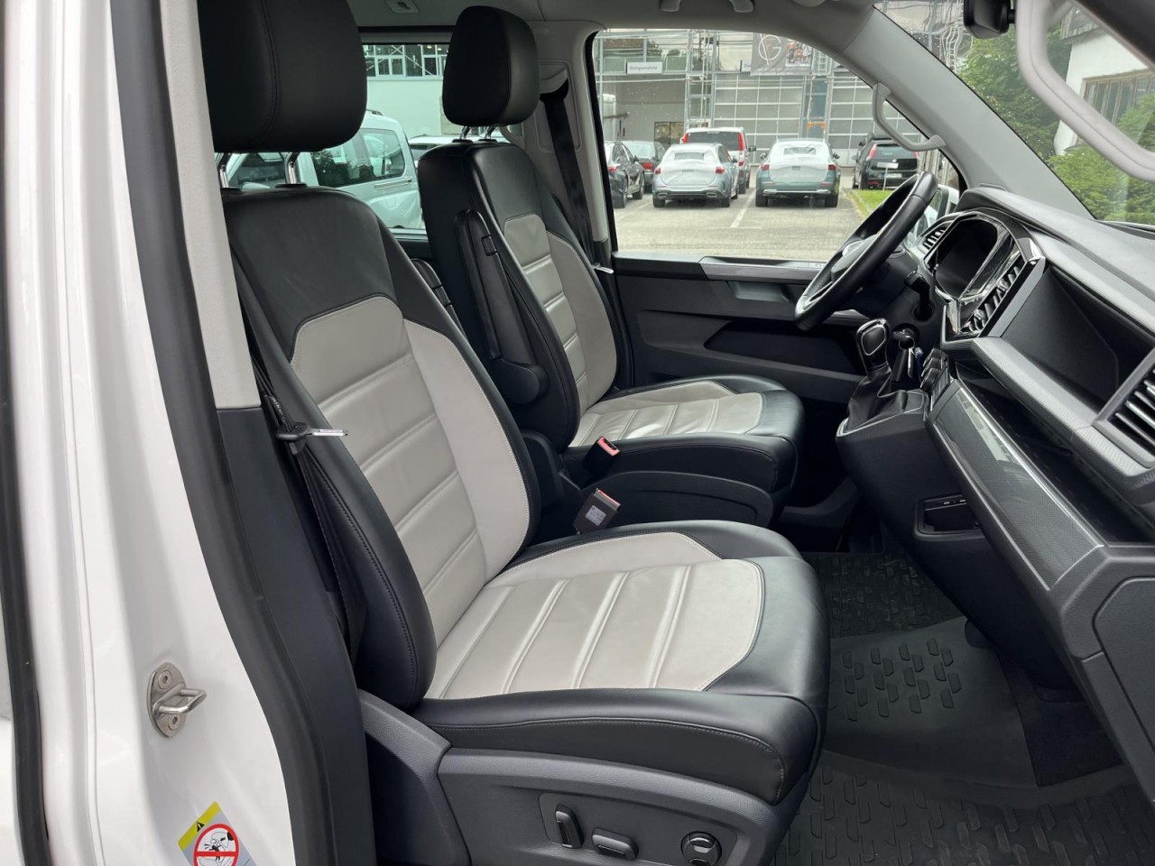 Multivan T6.1 Highline 2,0 TDI DSG 4Motion (AHK+LED+Standhzg.)