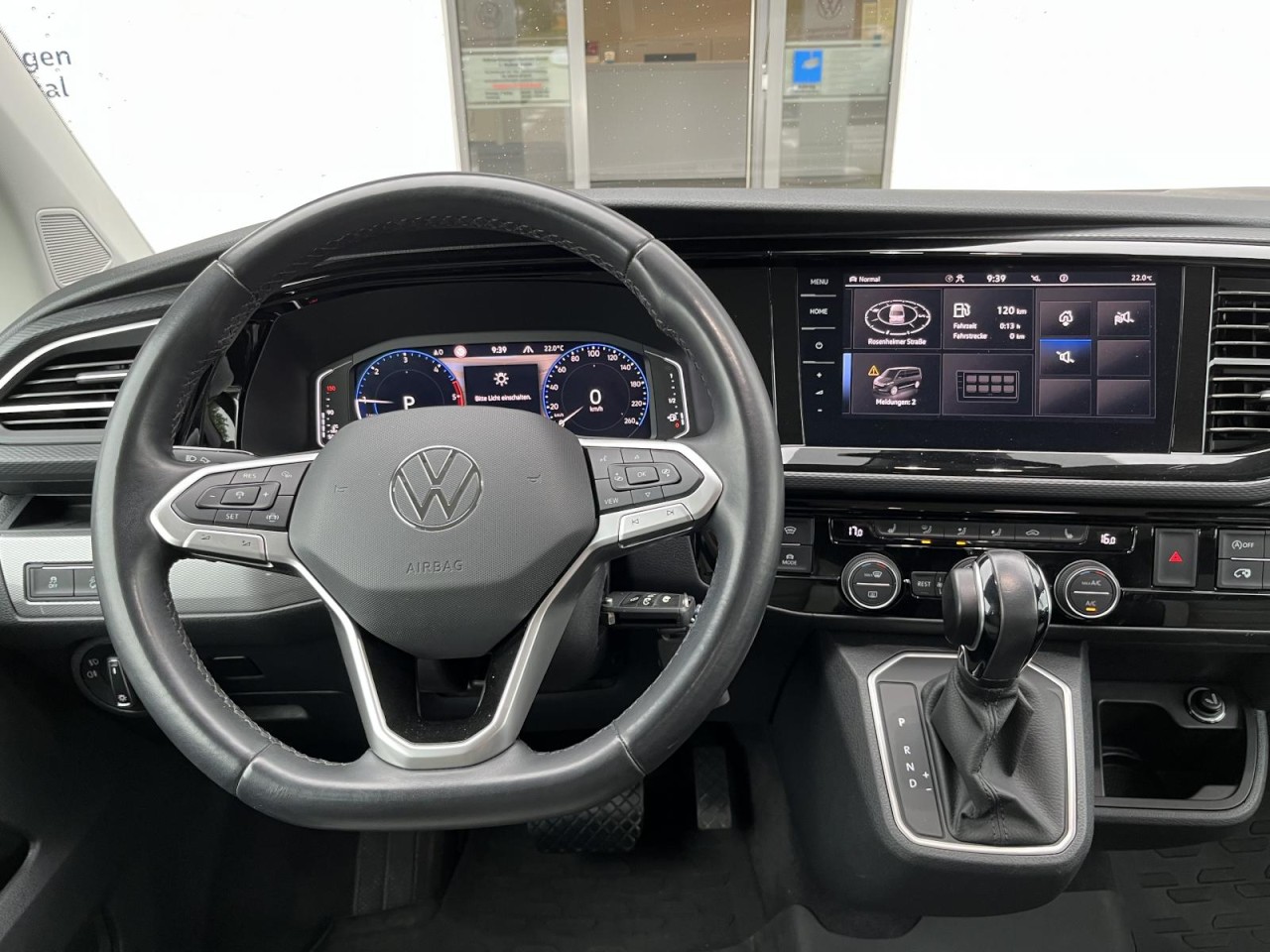 Multivan T6.1 Highline 2,0 TDI DSG 4Motion (AHK+LED+Standhzg.)