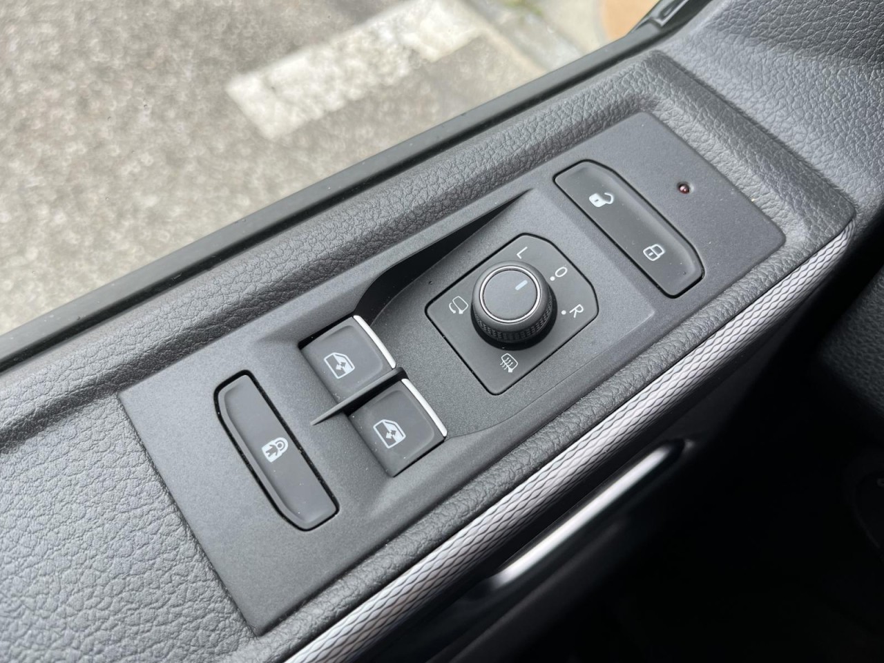 Multivan T6.1 Highline 2,0 TDI DSG 4Motion (AHK+LED+Standhzg.)