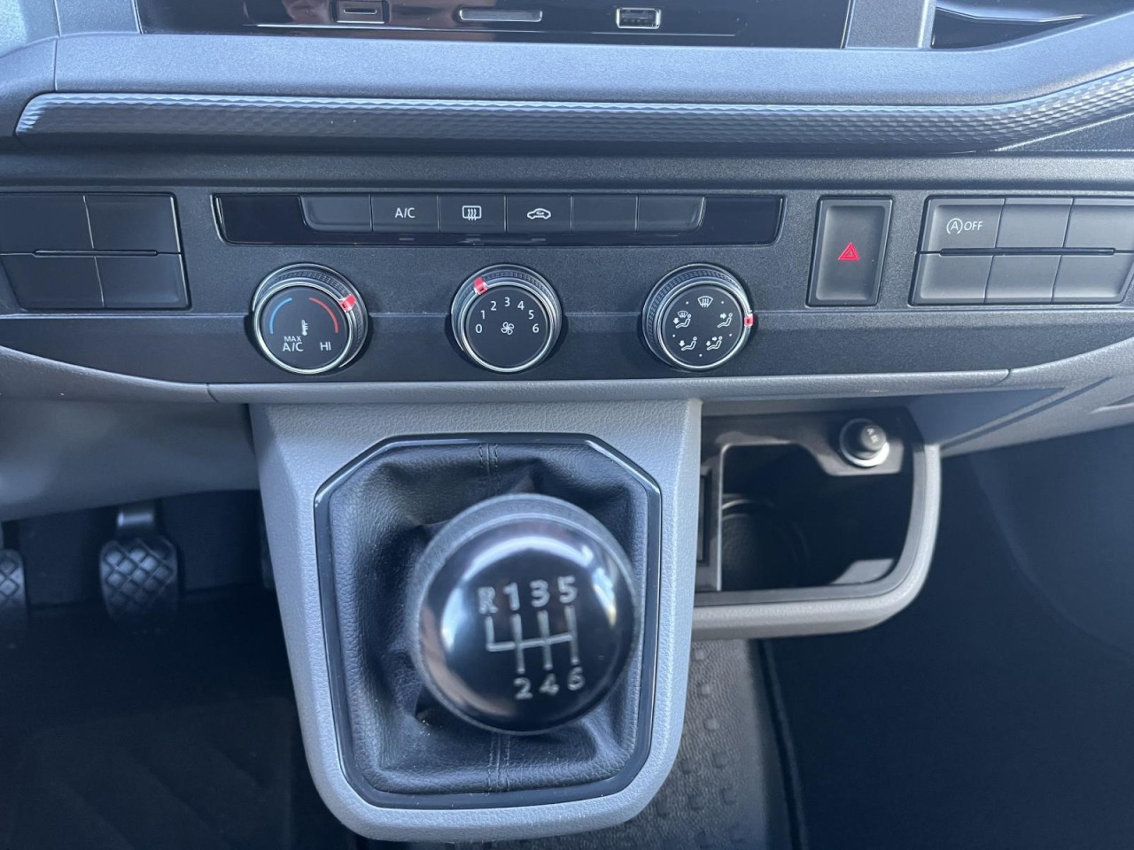 Transporter Kasten T6.1 KR 2,0 TDI (AHK+Klima+PDC)