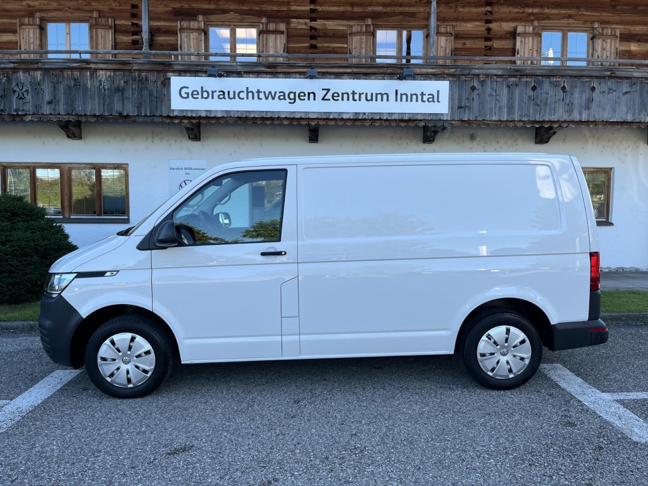 Transporter Kasten T6.1 KR 2,0 TDI (AHK+Klima+PDC)