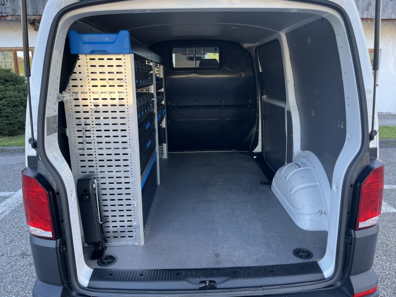 Transporter Kasten T6.1 KR 2,0 TDI (AHK+Klima+PDC)