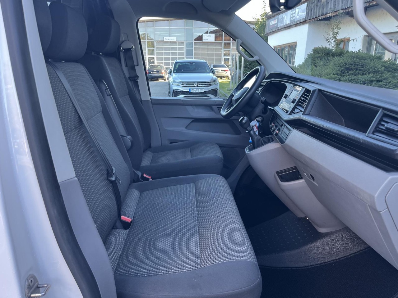 Transporter Kasten T6.1 KR 2,0 TDI (AHK+Klima+PDC)