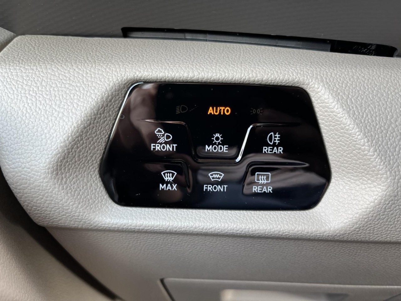 Multivan T7 2,0 TDI DSG Life LÜ (IQLight+Sithzg.+Standhzg.)