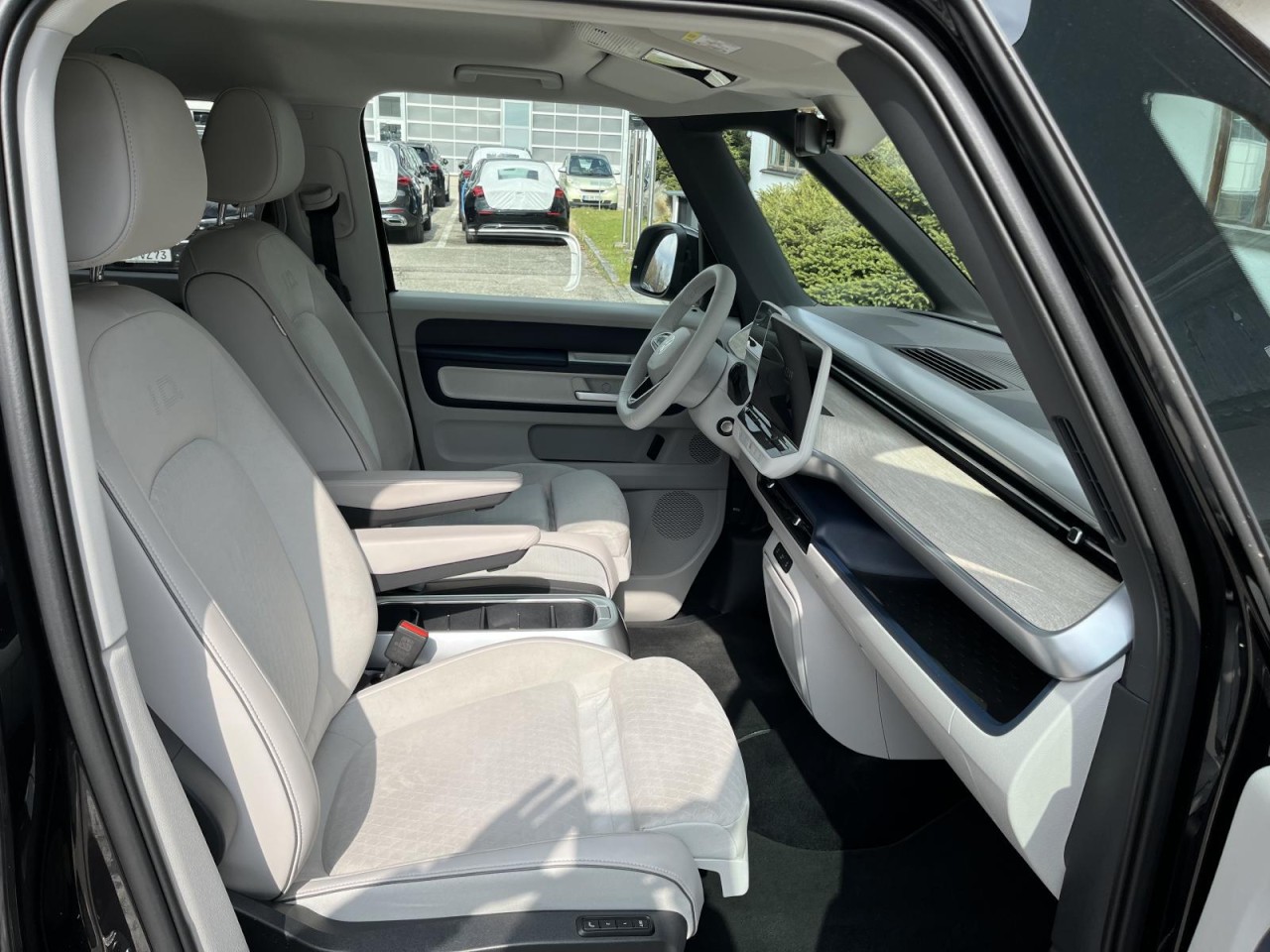 ID.Buzz ID Buzz Pro 150 kw CCS KR (AHK+IQ-Light+Navi)