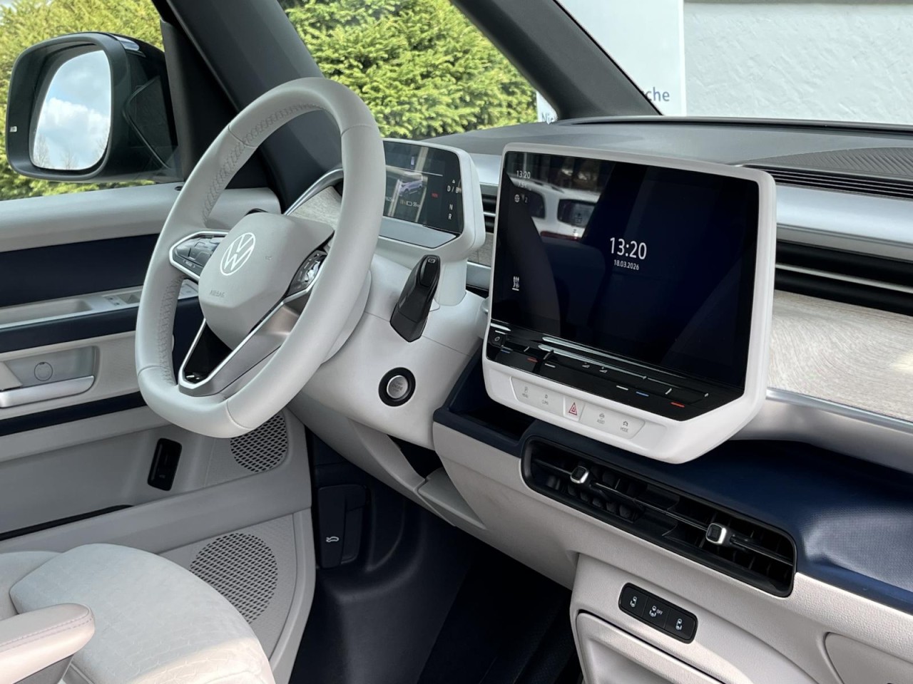 ID.Buzz ID Buzz Pro 150 kw CCS KR (AHK+IQ-Light+Navi)