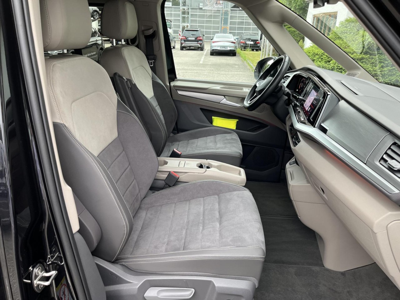 Multivan T7 KÜ 2,0 TDI DSG Life (IQ.Light+AHK+Sitzhzg.)