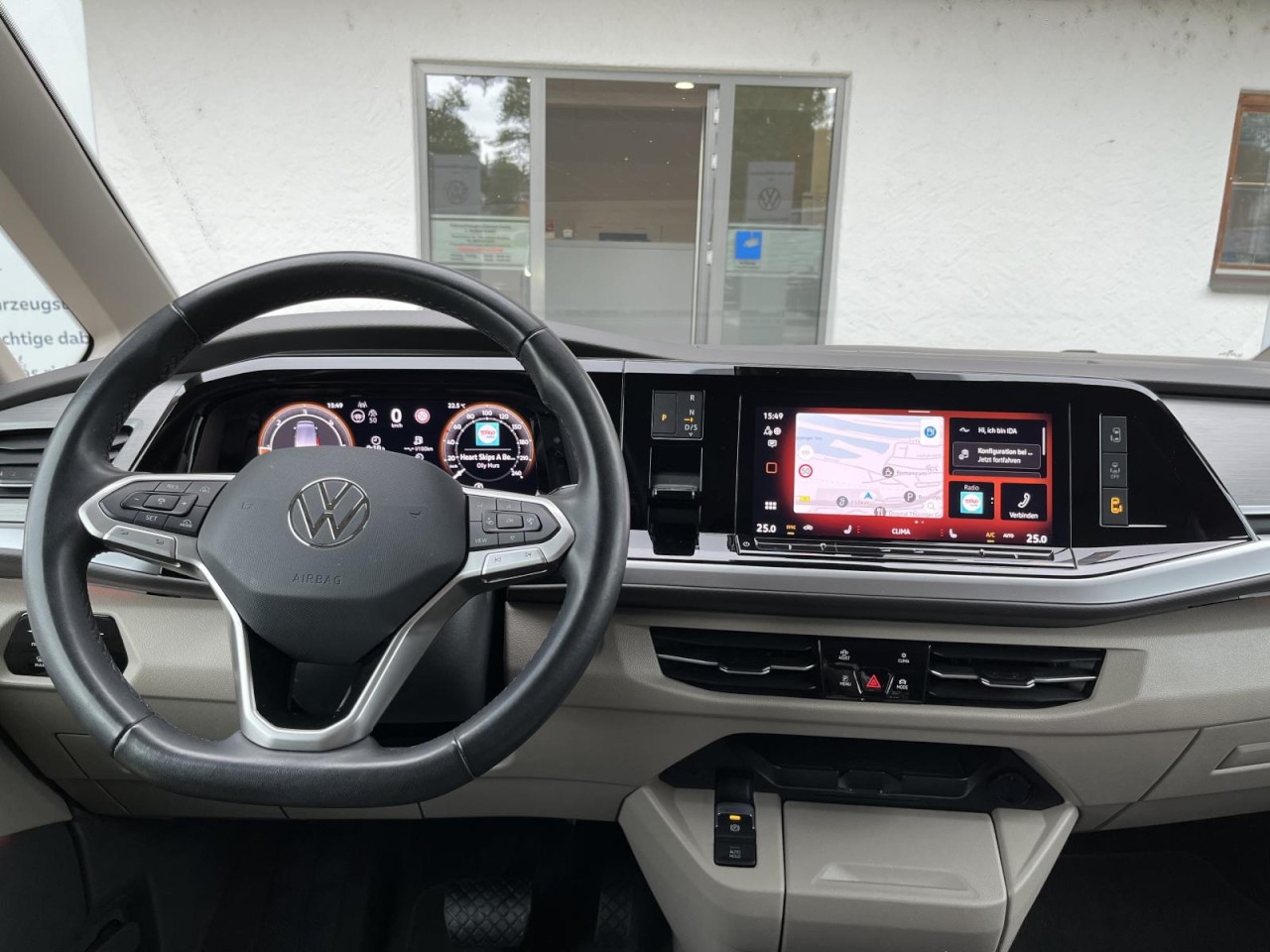 Multivan T7 KÜ 2,0 TDI DSG Life (IQ.Light+AHK+Sitzhzg.)