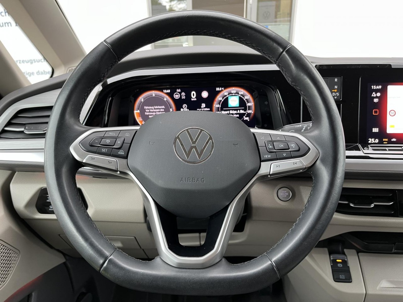 Multivan T7 KÜ 2,0 TDI DSG Life (IQ.Light+AHK+Sitzhzg.)