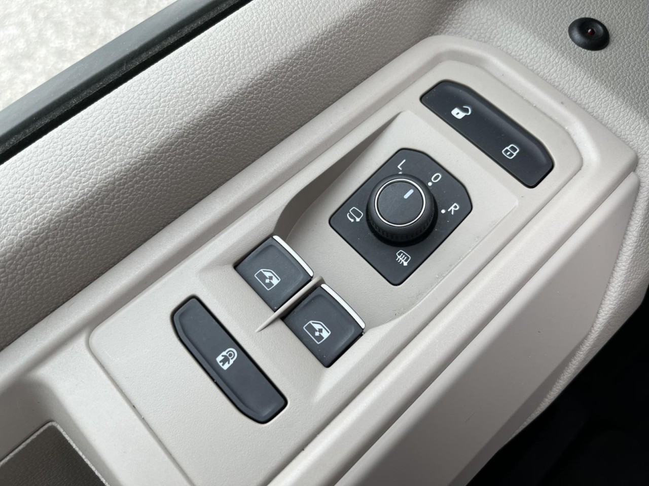 Multivan T7 KÜ 2,0 TDI DSG Life (IQ.Light+AHK+Sitzhzg.)