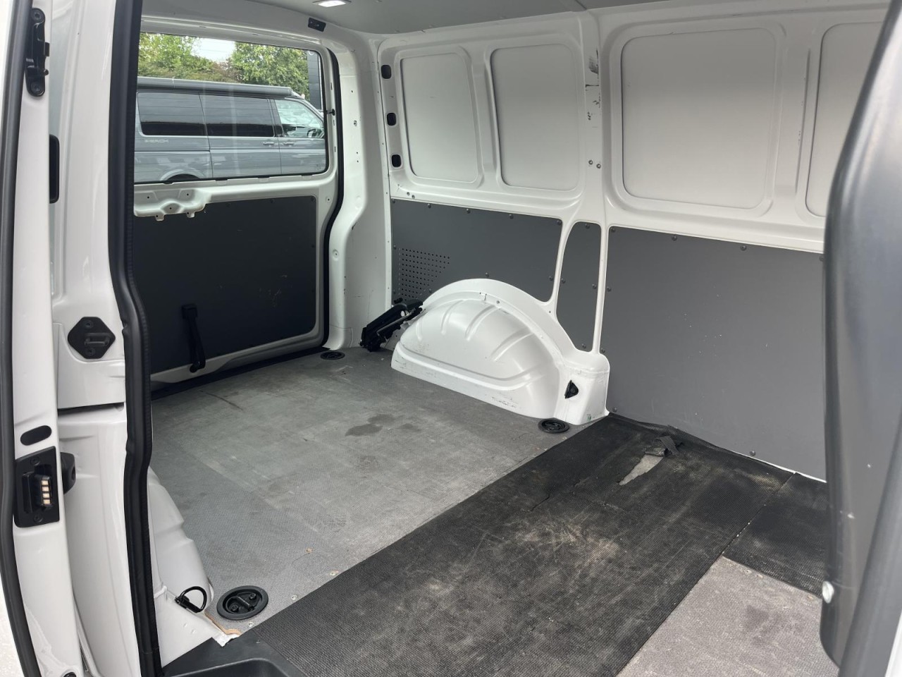 Transporter Kasten T6.1 2,0 TDI DSG (AHK+Klima)