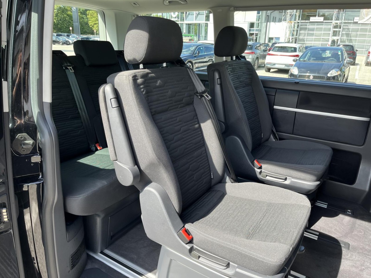 Multivan T6.1 Comfortline 2,0 TDI DSG (Standh.+Navi+RearView)
