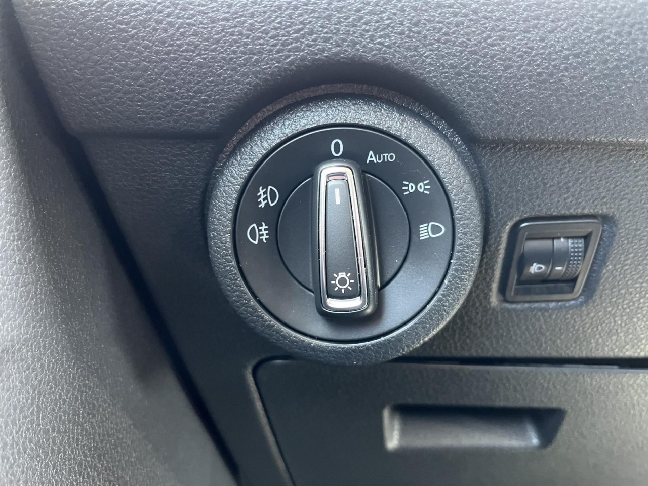 Multivan T6.1 Comfortline 2,0 TDI DSG (Standh.+Navi+RearView)