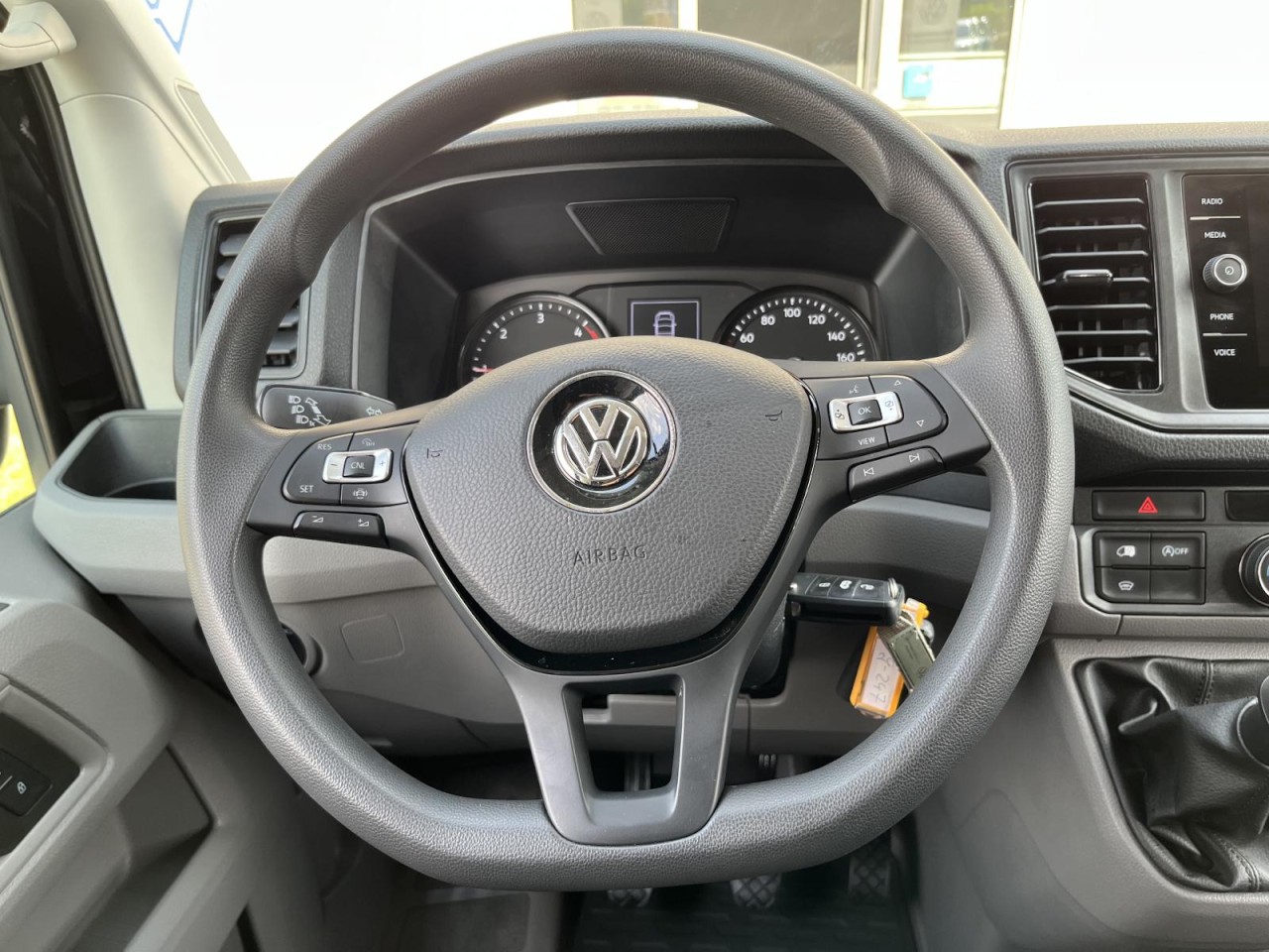 Crafter 35 Kasten MR HD 2,0 TDI (Sitzhzg.+AHK+RearView)
