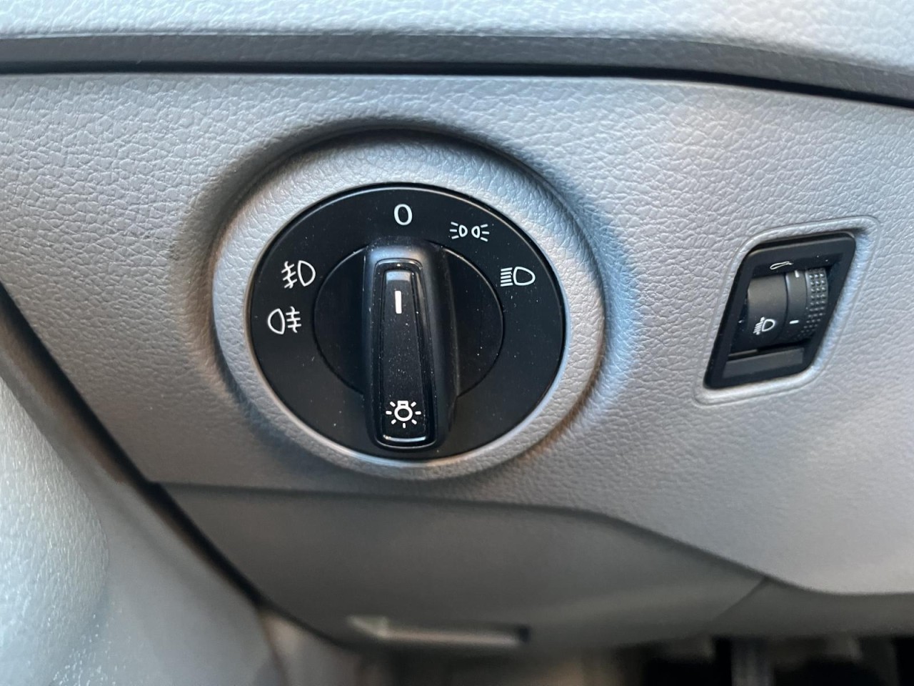 Crafter Crafter MR HD 2,0 TDI (Klima+RearView+Standhzg.)