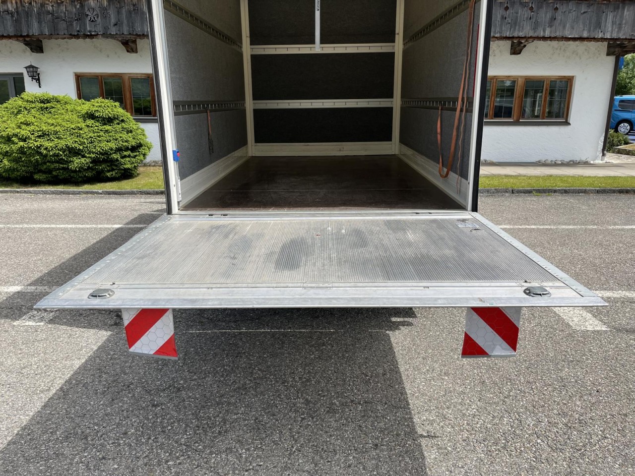 Crafter EK MR Kofferaufbau LBW 2,0 TDI DSG (Klima,Navi,Kamera,)