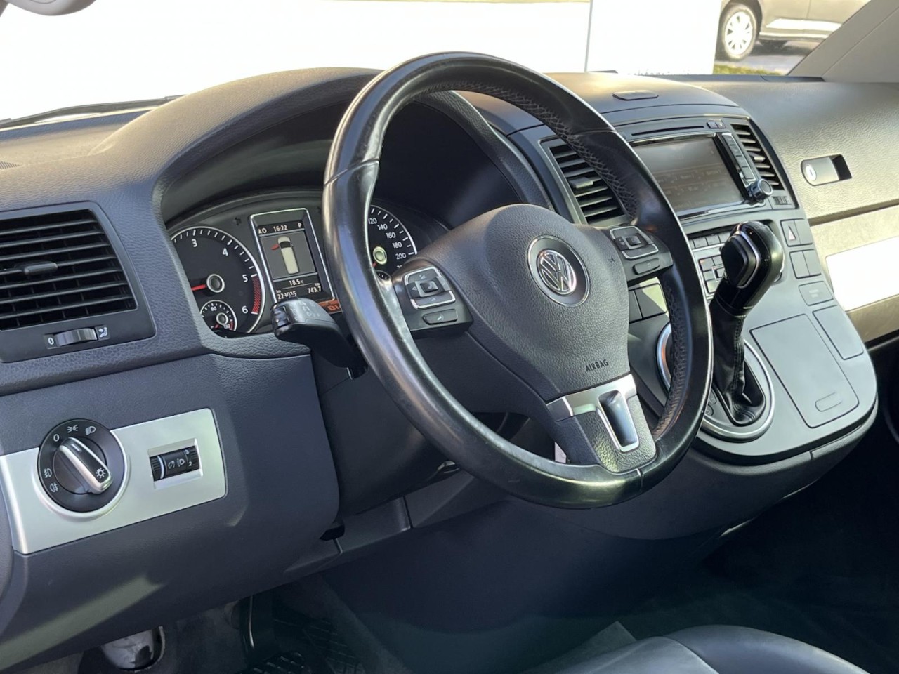 Multivan Highline 2,0 TDI DSG (AHK+Navi) Klima