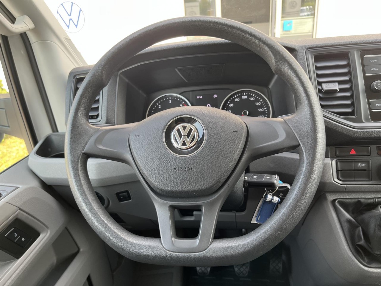 Crafter 35 EK MR Kofferaufbau Spier LBW 2,0 TDI (RearView)