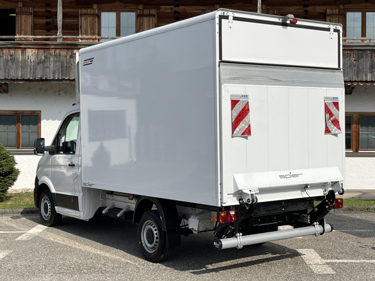 Crafter 35 EK MR Kofferaufbau Spier LBW 2,0 TDI (RearView)