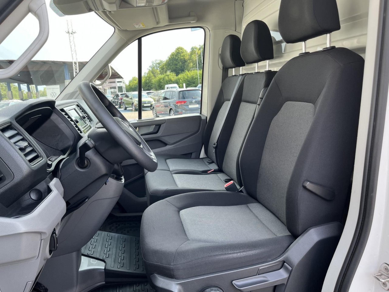 Crafter 35 EK MR Kofferaufbau Spier LBW 2,0 TDI (RearView)