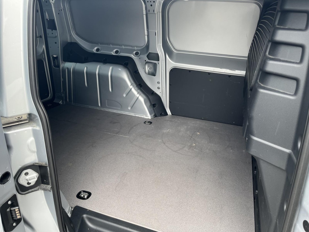 Caddy Maxi Commerce 2.0 TDI Cargo DSG (LED+NAVI+RearView+Standh.)