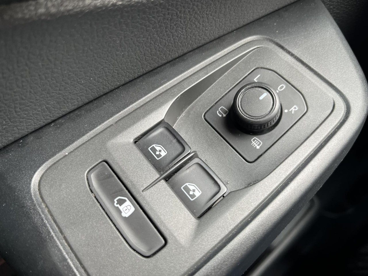 Caddy Maxi Commerce 2.0 TDI Cargo DSG (LED+NAVI+RearView+Standh.)
