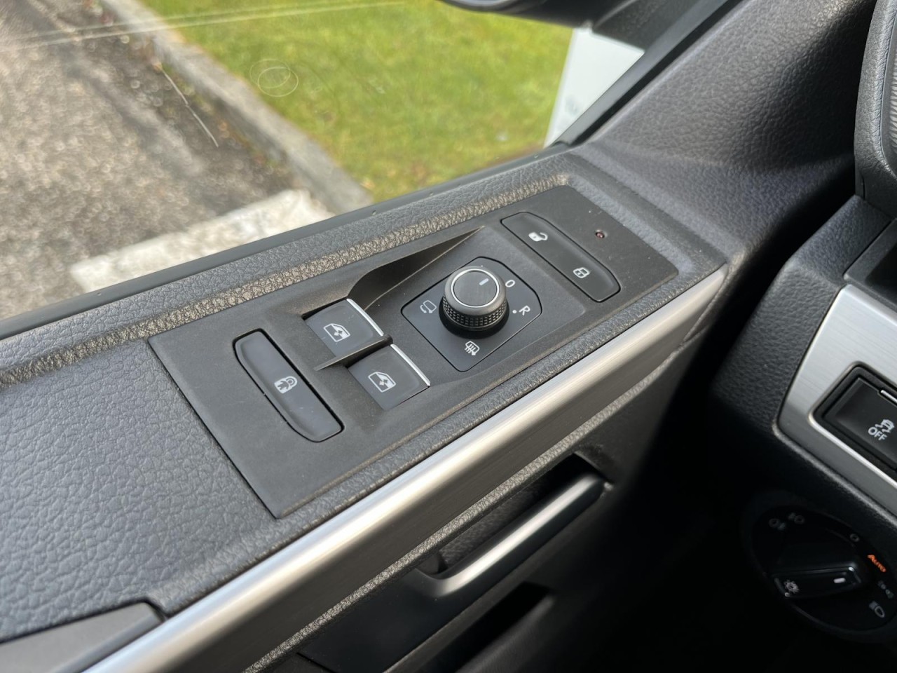 Multivan T6.1 Comfortline 2,0 TDI DSG 4Motion (LED+Navi+Standhzg)