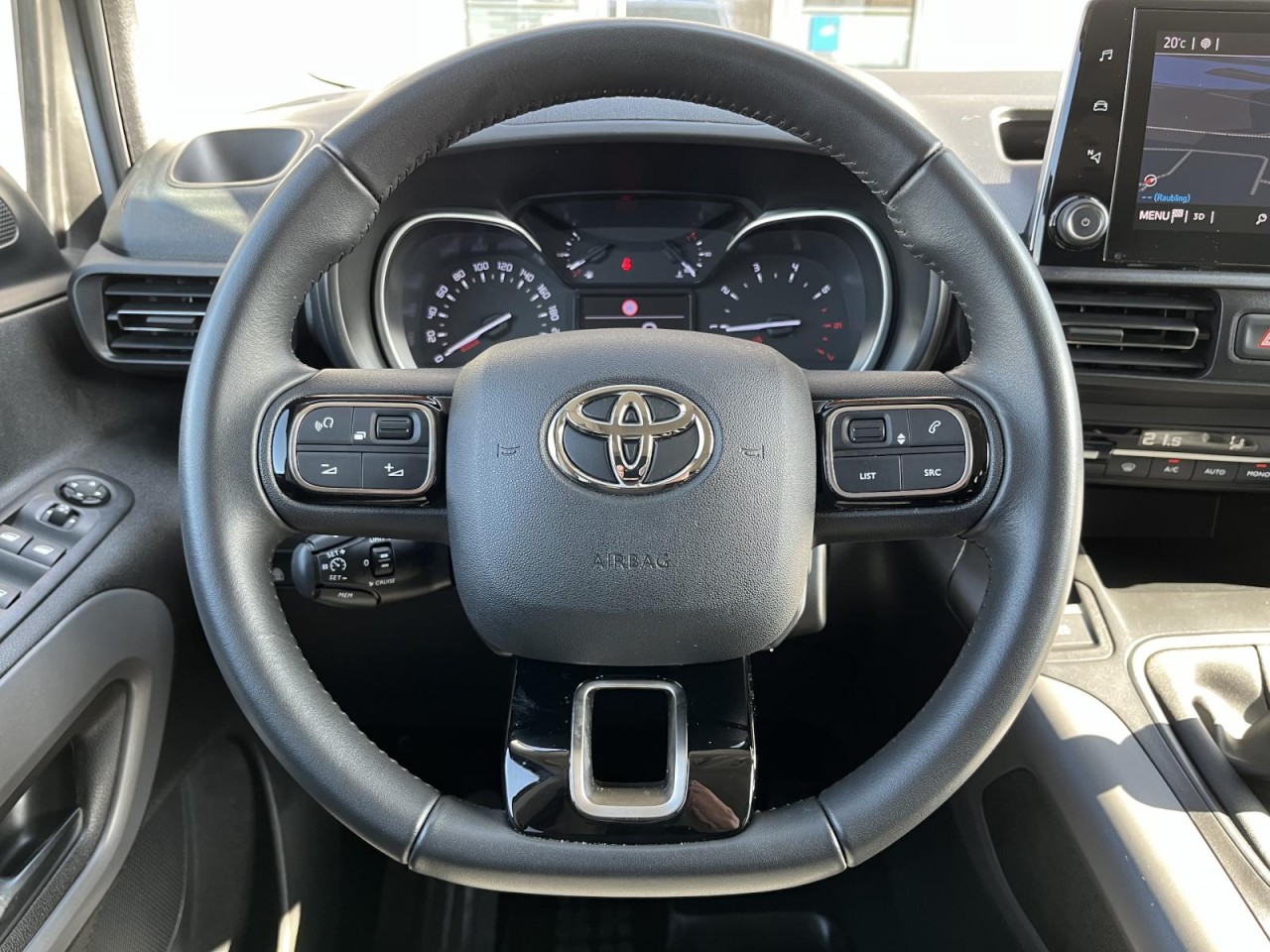 Proace City Verso L1 1,5D-4D (Navi+Rückfahrkamera)