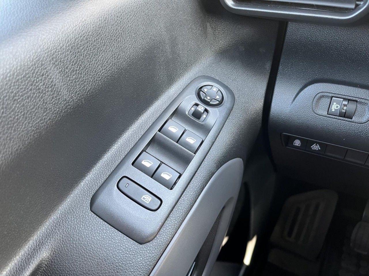 Proace City Verso L1 1,5D-4D (Navi+Rückfahrkamera)