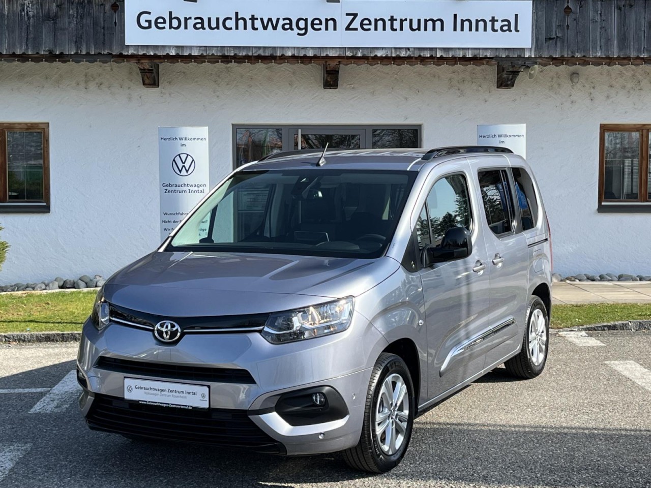 Proace City Verso L1 1,5D-4D (Navi+Rückfahrkamera)