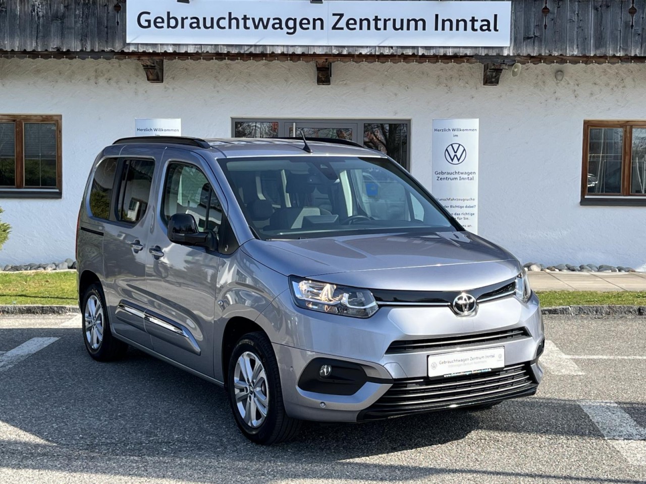 Proace City Verso L1 1,5D-4D (Navi+Rückfahrkamera)
