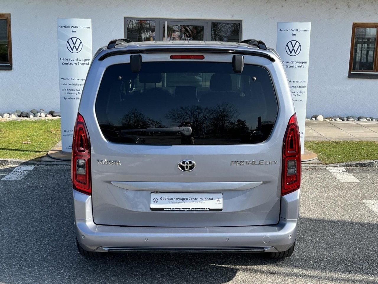 Proace City Verso L1 1,5D-4D (Navi+Rückfahrkamera)