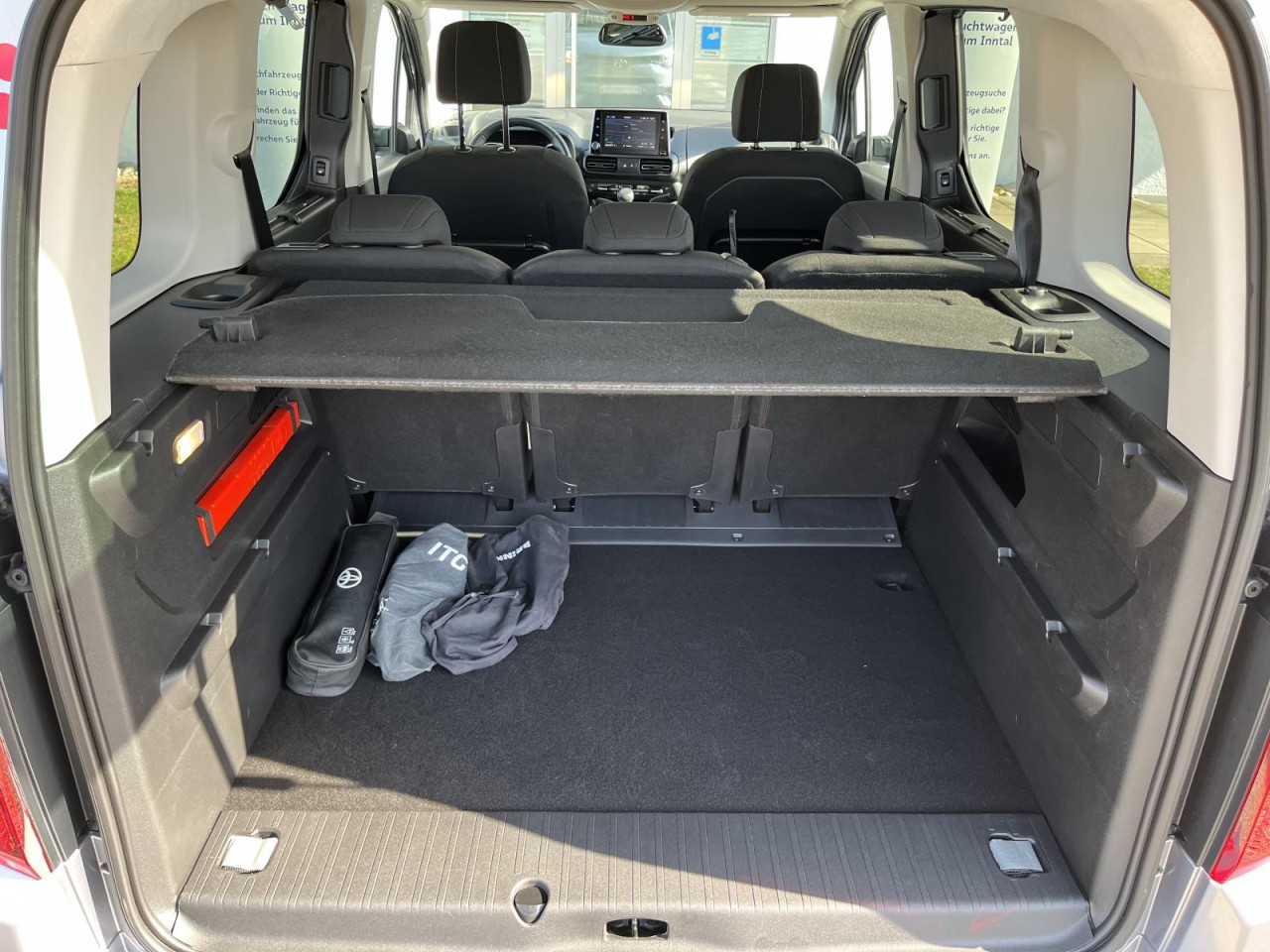 Proace City Verso L1 1,5D-4D (Navi+Rückfahrkamera)