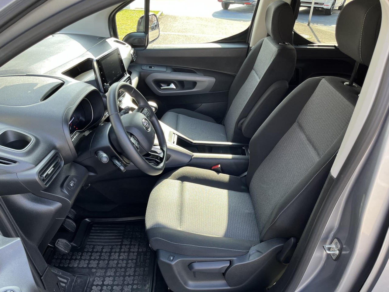 Proace City Verso L1 1,5D-4D (Navi+Rückfahrkamera)