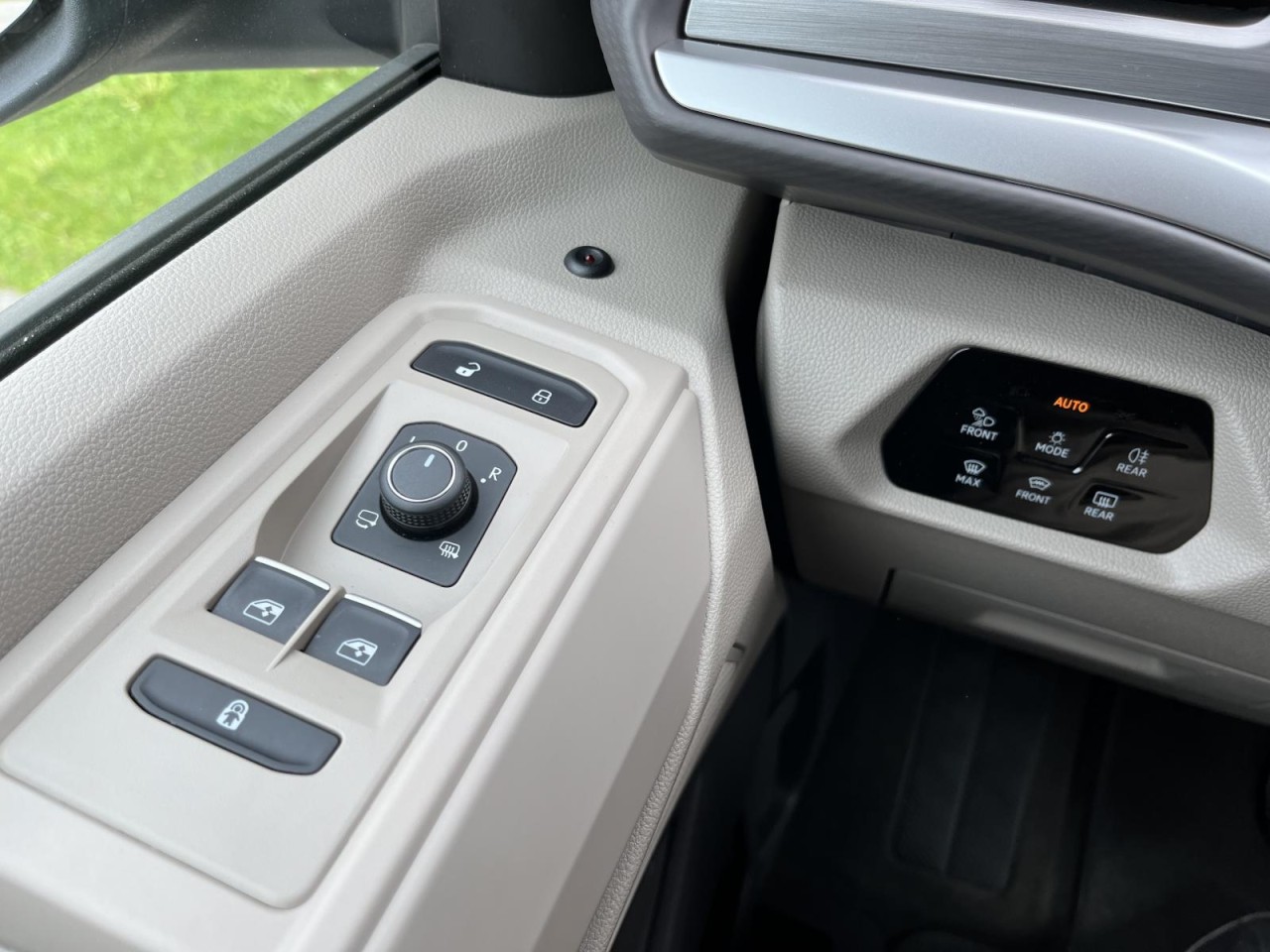 Multivan T7 Life KÜ 2,0 TDI DSG (IQLight+Navi+Standhzg.)