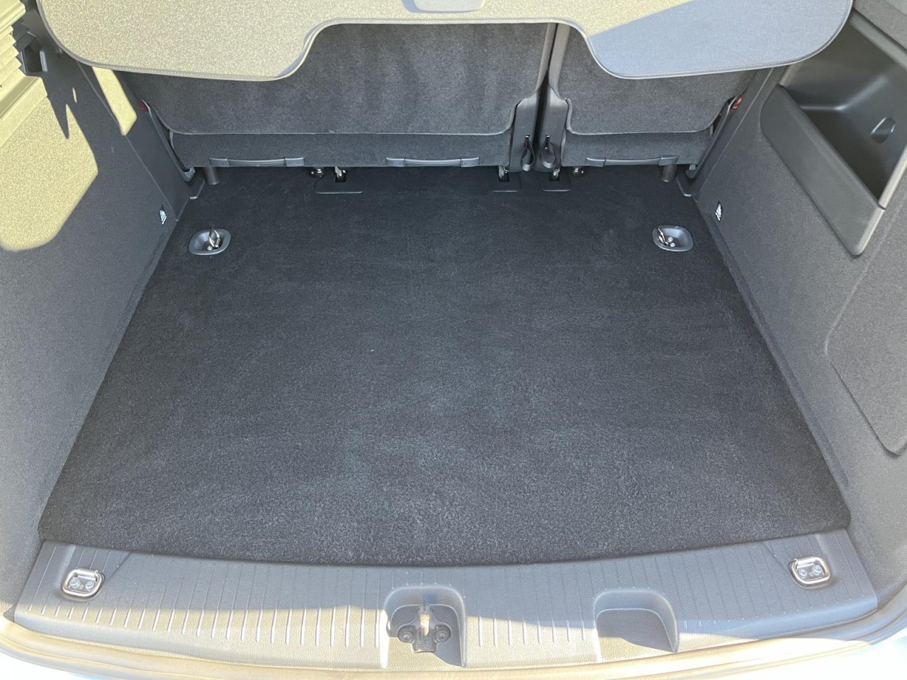 Caddy Kombi 2,0 TDI DSG (Navi+ACC+Sitzhzg.)