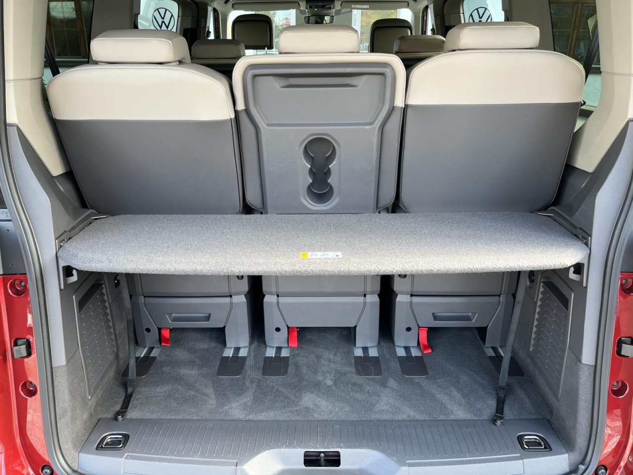 Multivan T7 Life 2,0 TDI DSG KÜ (LED+AHK+Navi)