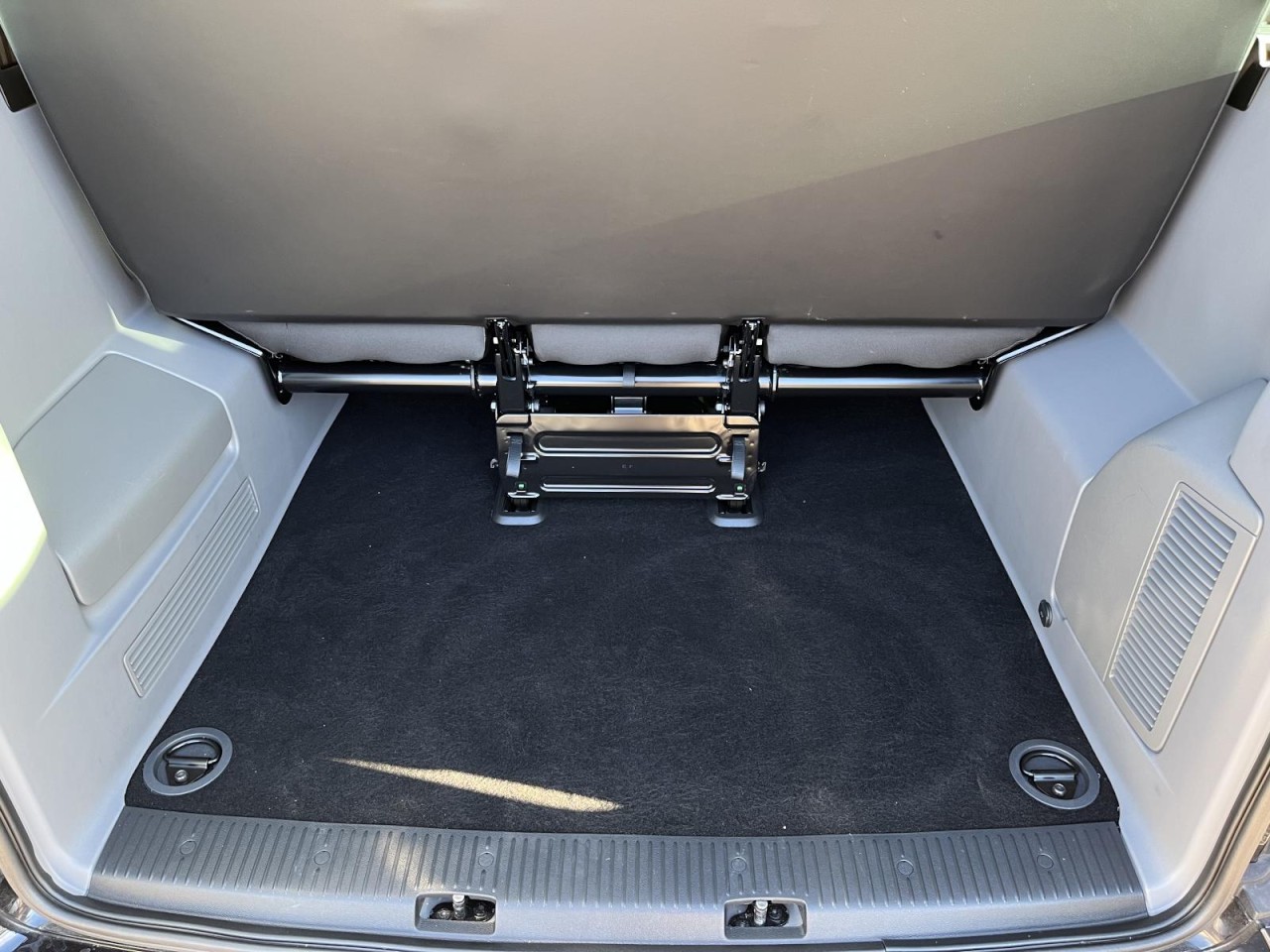 Caravelle T6.1 Comfortline 2.0 TDI DSG (LED+Navi+Sitzhzg.)